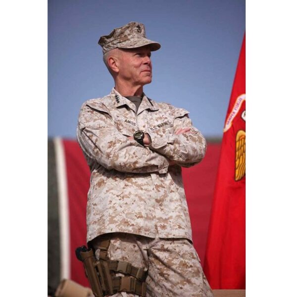 a US Marine Commandant in MCCUU Desert MARPAT blouse