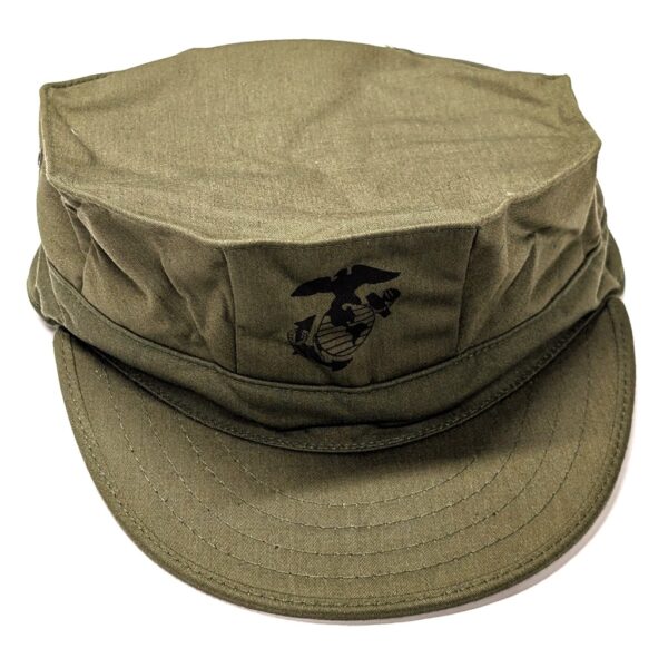 an olive drab US Marine Corps sateen 8-point utility cover with an EGA