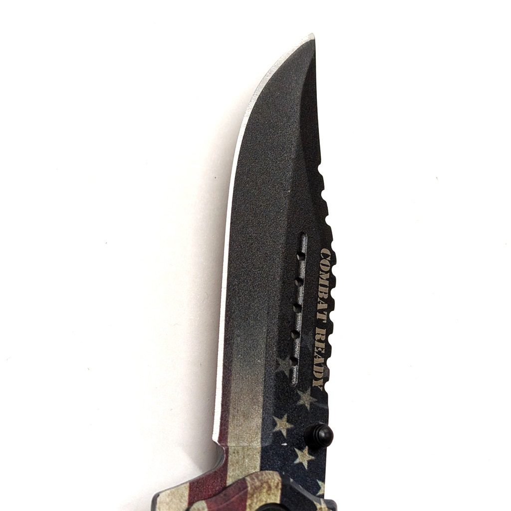 a USA flag pocket knife