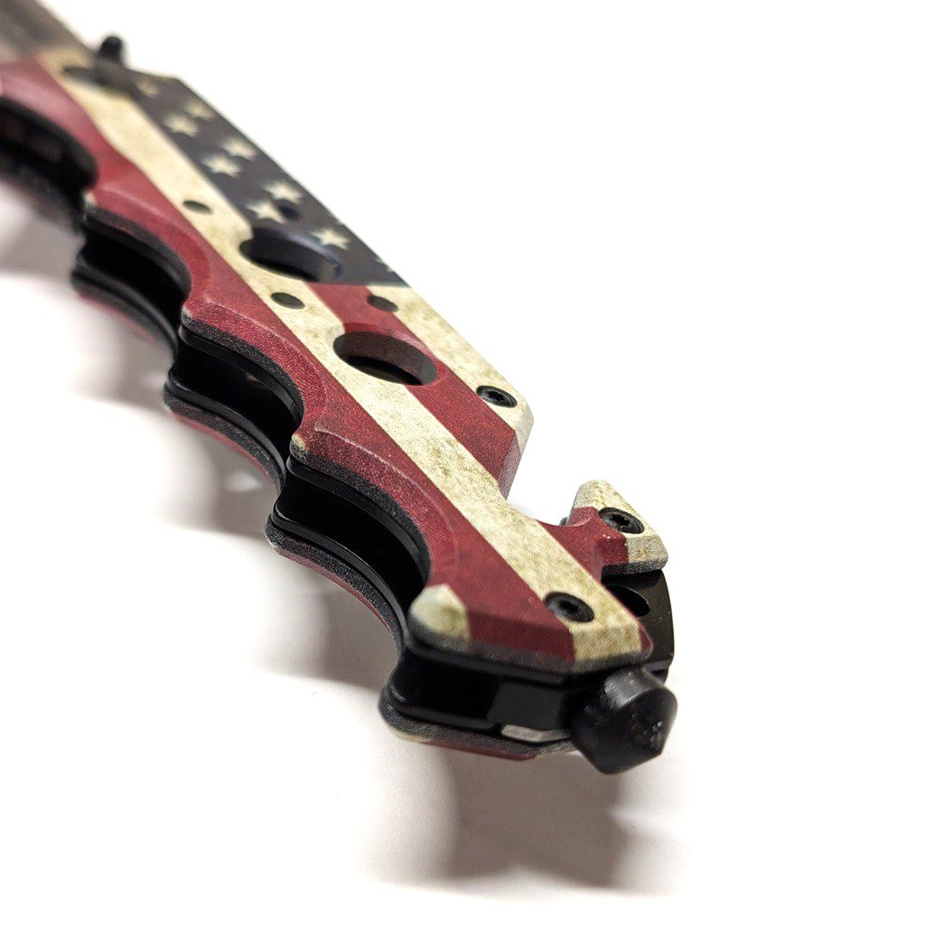 a USA flag pocket knife